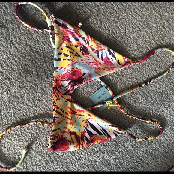 BNWT Pocahanto Swim Top - Picture 2 of 2